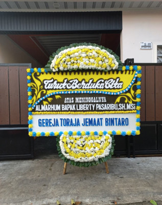 Papan Bunga Duka di Pete